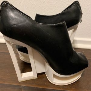 Forever 21 heels size:10